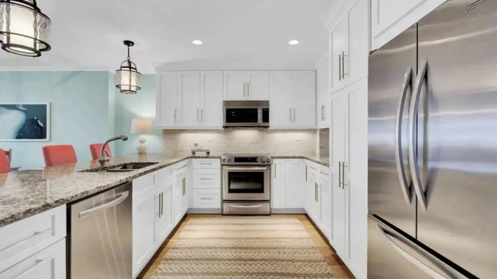 415 Seascape by Avantstay Beachfront Condo w/ Communal Pool Access