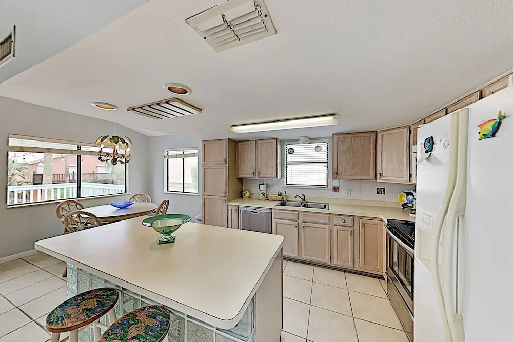 Island W/ Private Pool & Spa, Steps To Beach 3 Bedroom Home