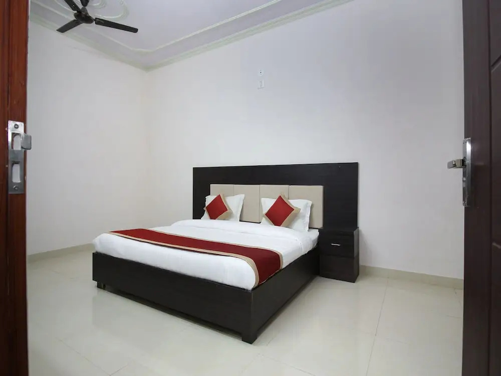 OYO Flagship 15683 The Heritage Hotel