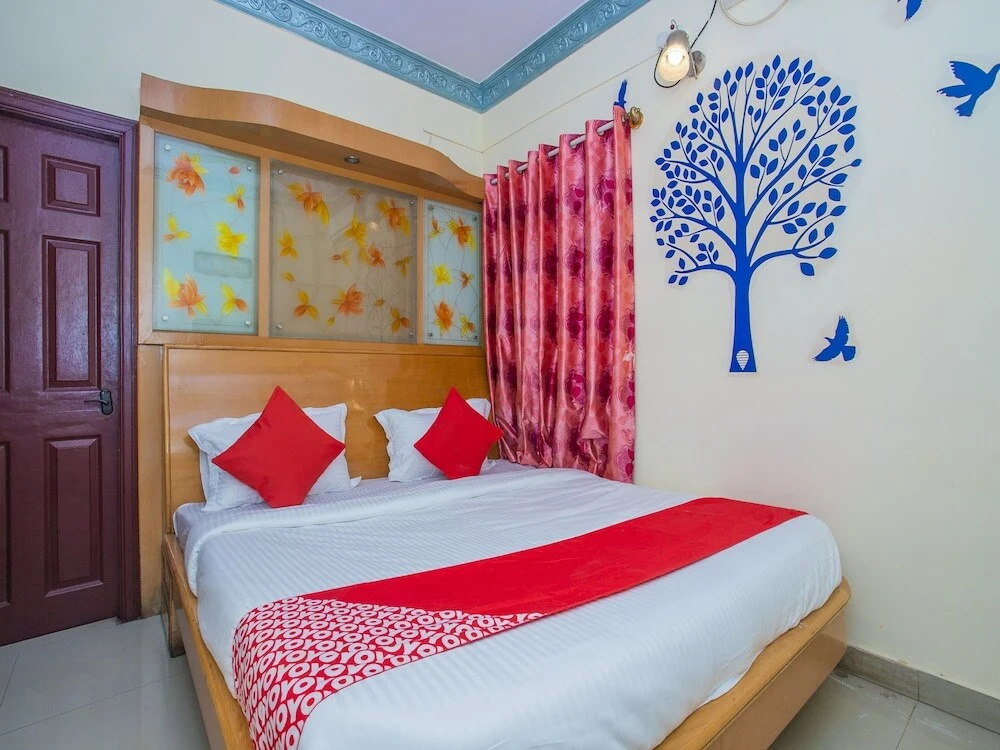New Aishwarya Comforts By OYO Rooms