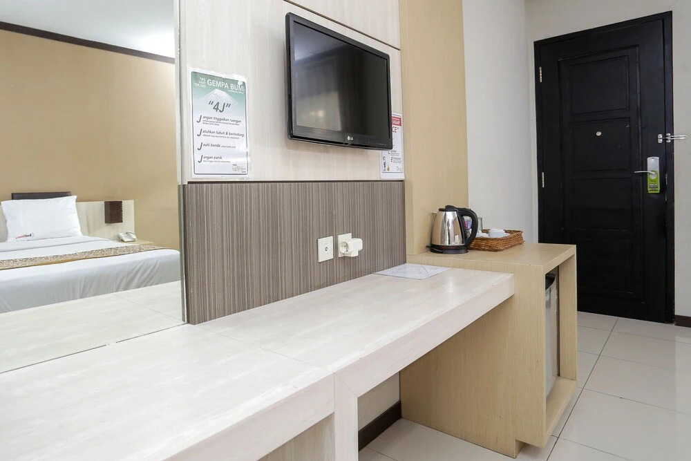 RedDoorz Plus near Farmhouse Lembang