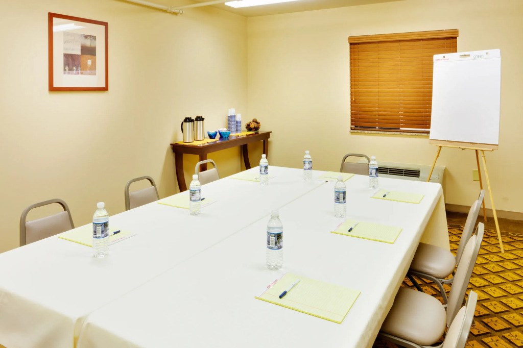 Candlewood Suites Harrisburg I-81 Hershey Area by IHG