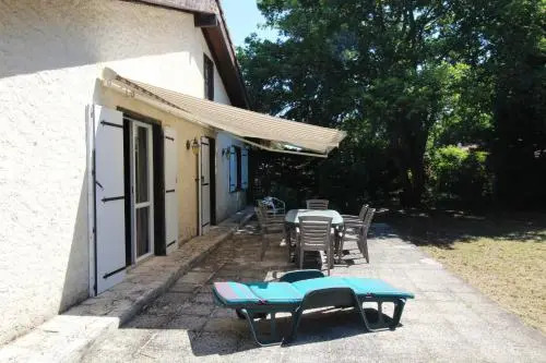Villa 4 chambres Bassin d'Arcachon dans quartier résidentiel.