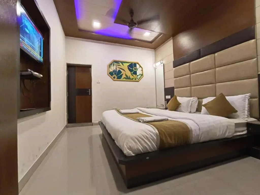 Hotel Golden Veena