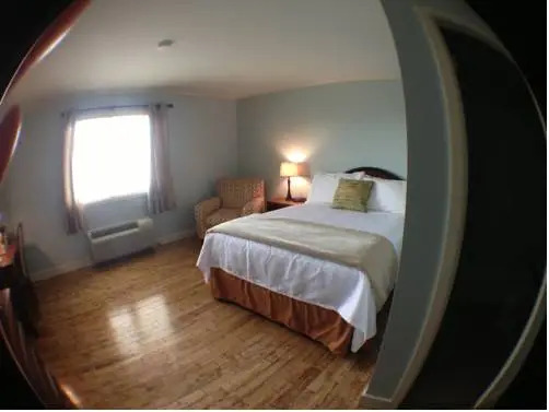 Anchor Inn Hotel and Suites