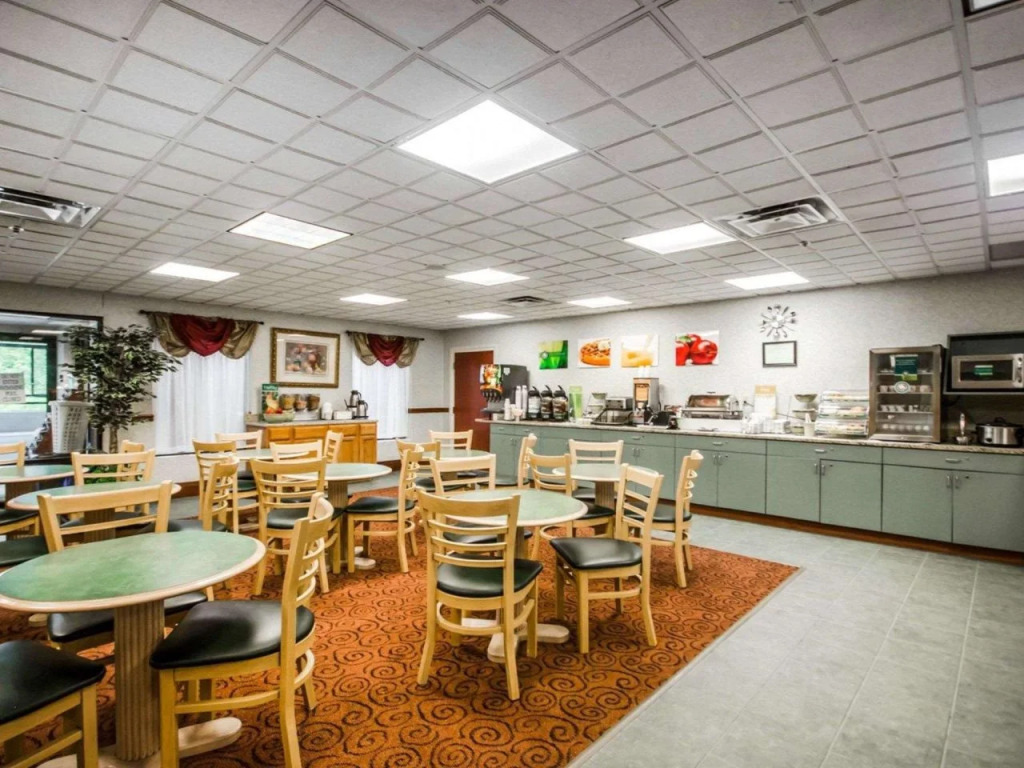 Spark by Hilton Sellersburg