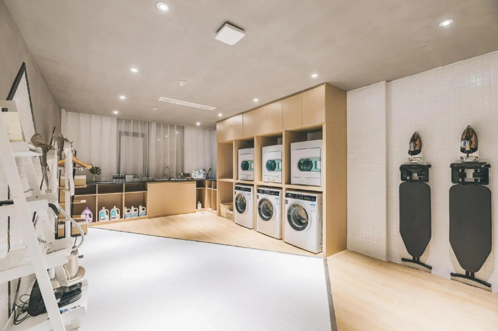 Elong Hotel Shanghai Pudong Jinqiao LaLaport。