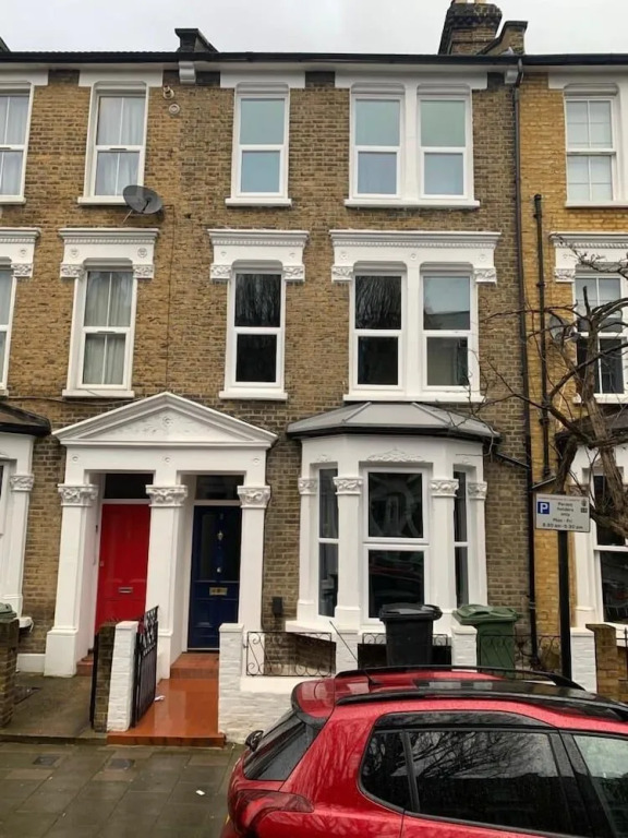 South West London 5-Bed Terrace House Sleeps 14