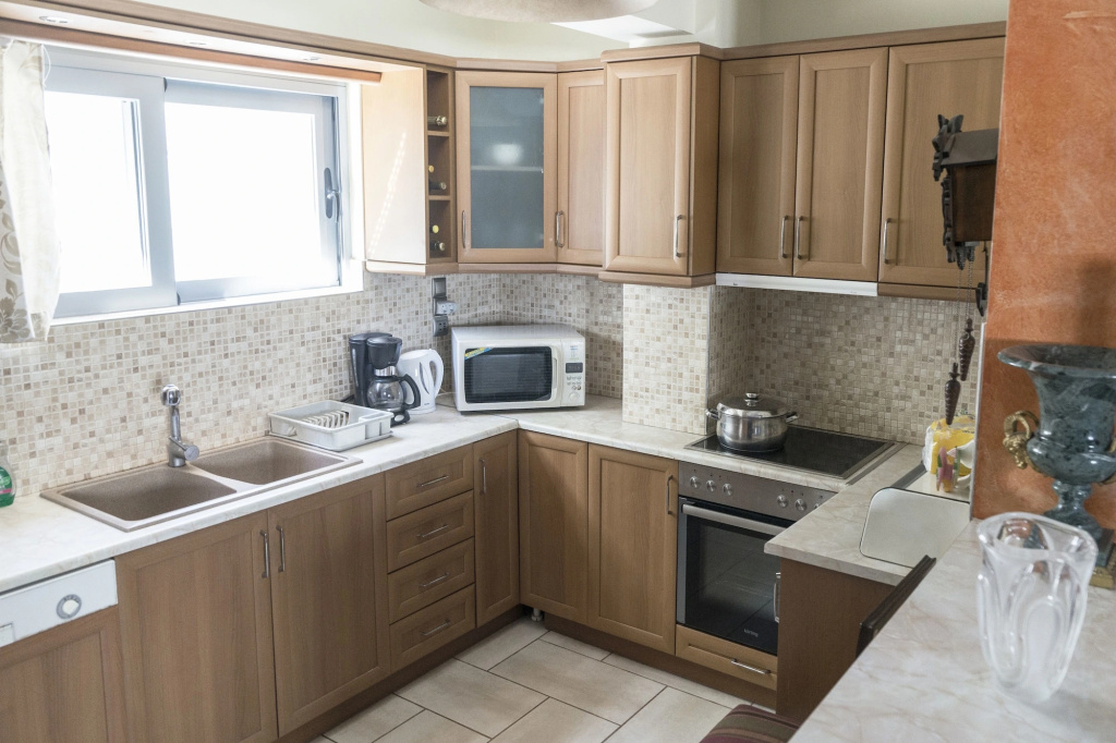 Villa dIrene-near athens airport , 200 meters from the beach davis