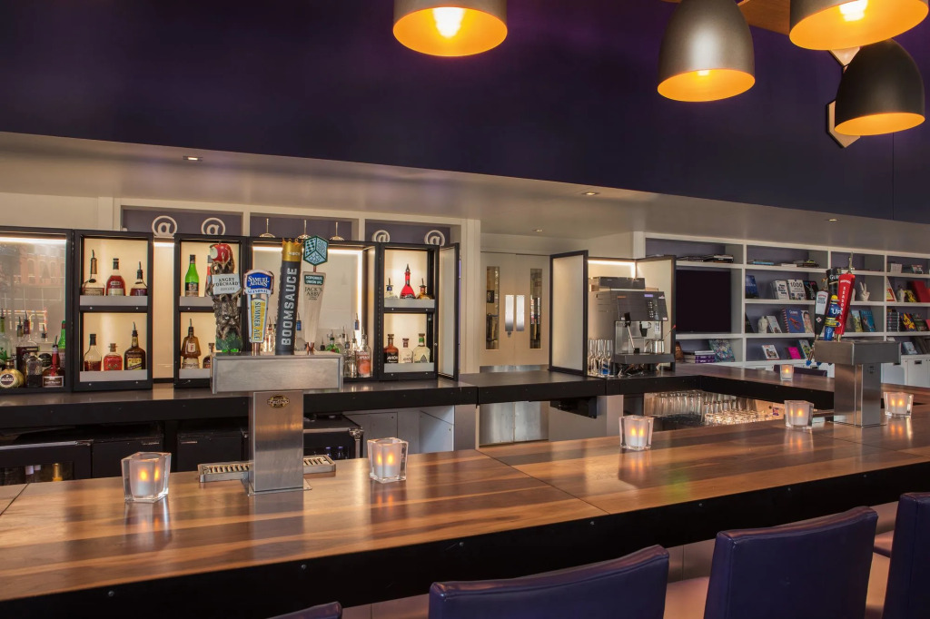 YOTEL Boston