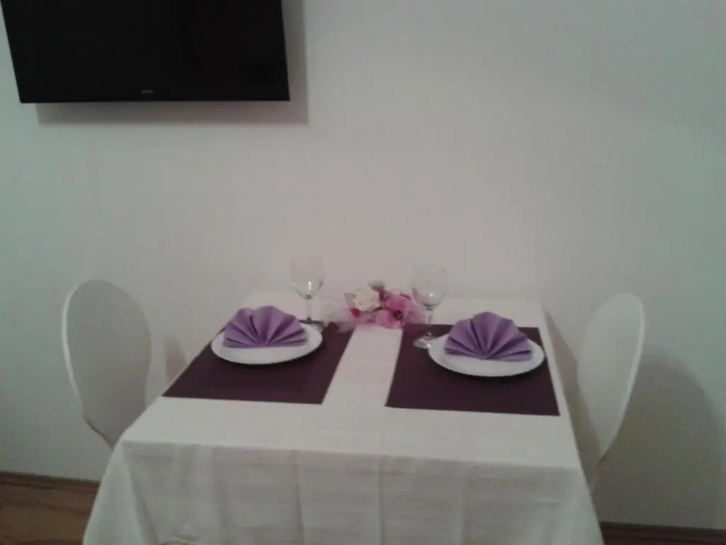 Studio apartman Eni