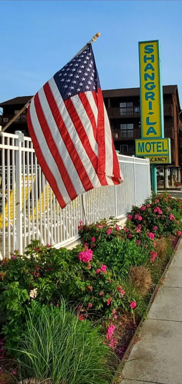 Shangri-La Motel