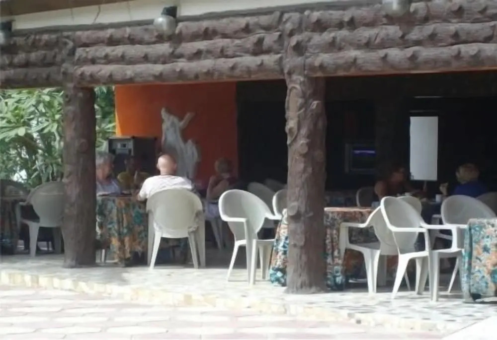 Holiday Beach Club Hotel