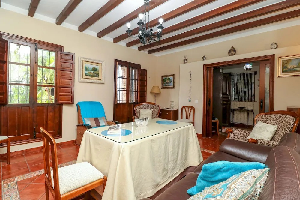 Francisquita - Modern Stylish Country Villa, Private Pool, Air Con, Wifi