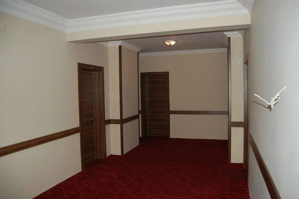 Nil & Alav Hotel