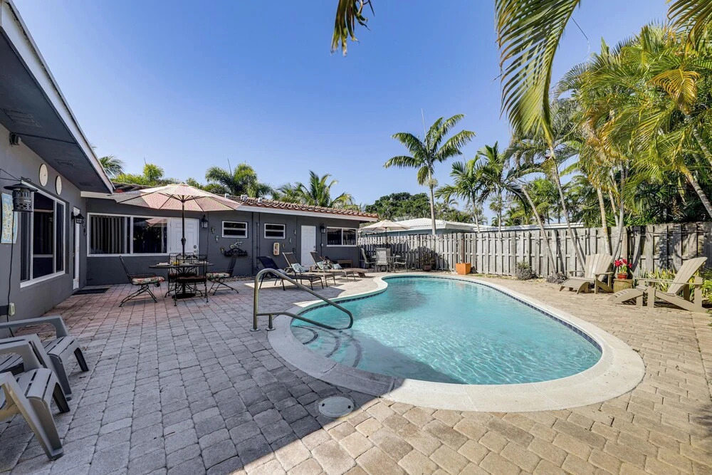 1 Block to Beach! Pompano Apt w/ Pool Access