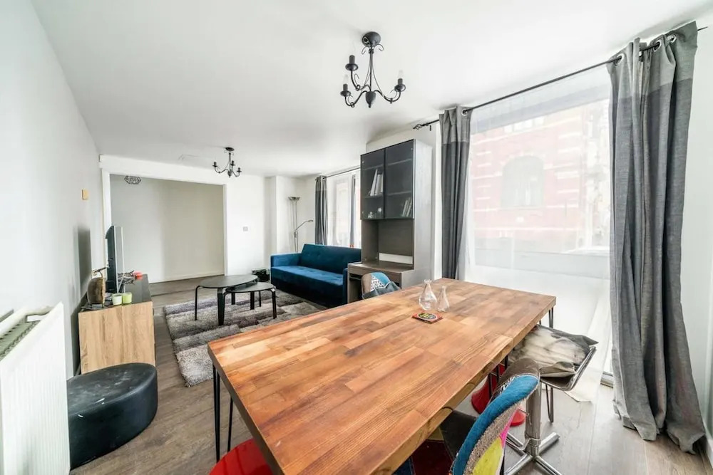 2 Bed Apartment Near Mark Street Gardens