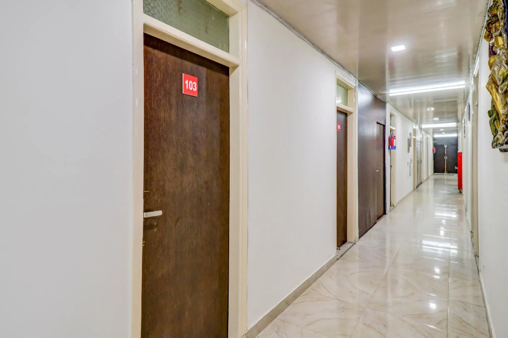 RS Hotels by OYO Rooms