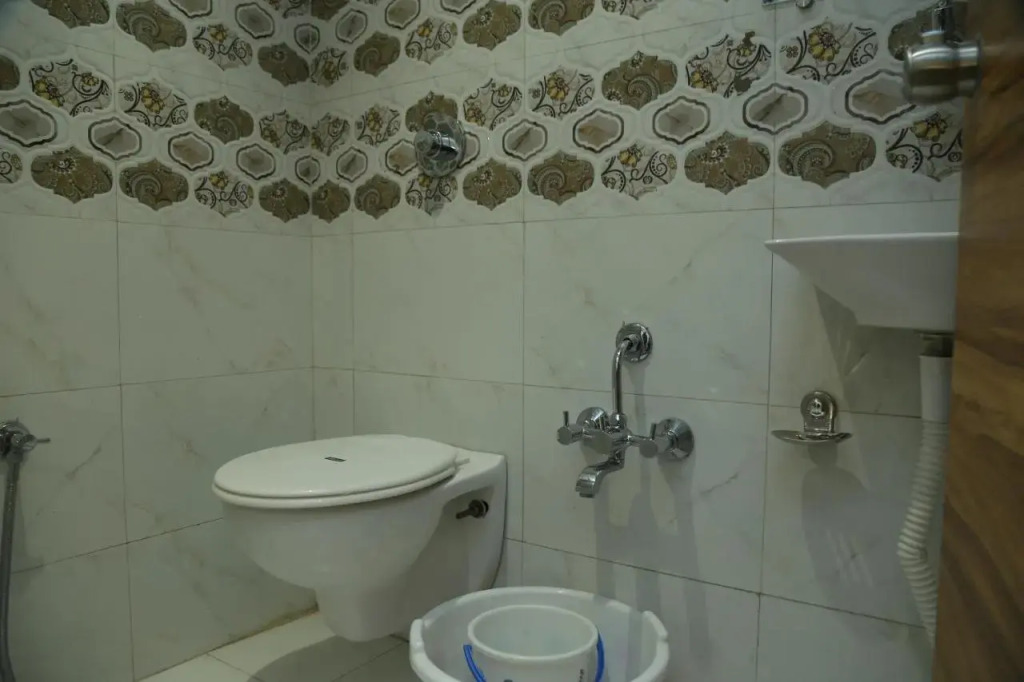 Shree Akshar Restaurant and Hotel