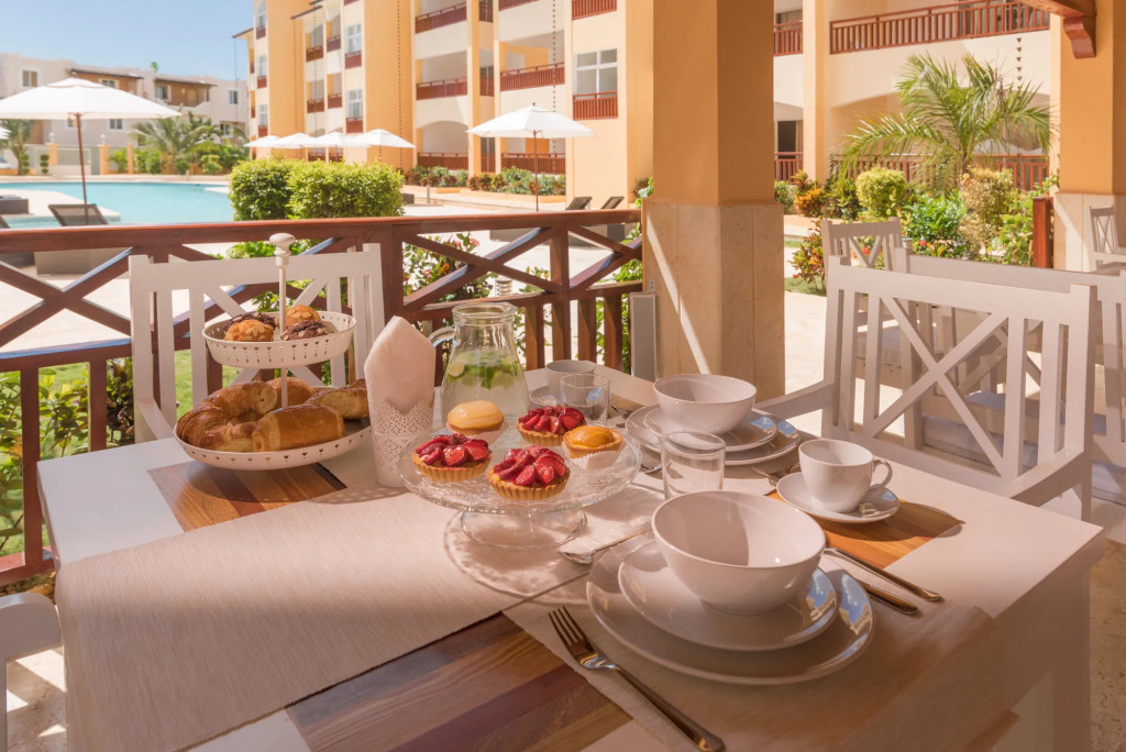 Los Flamencos Aparthotel Beach Club