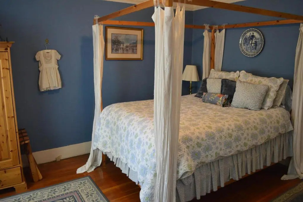 Glen Morey Country House B & B Inn