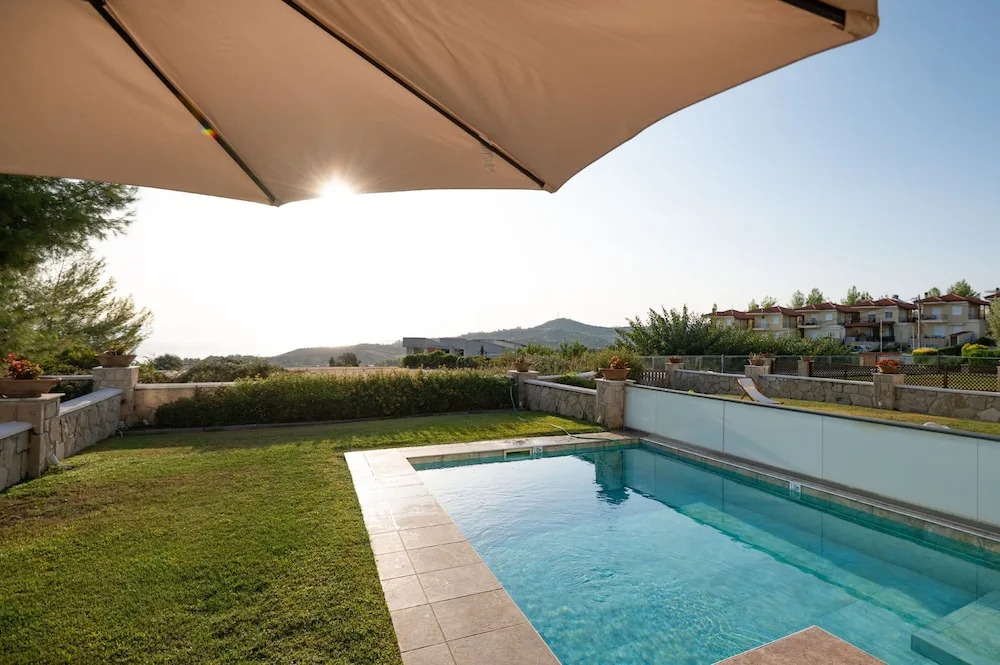 Sunny Villa Tessera