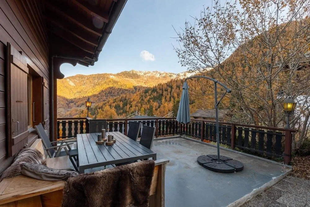 Chalet D'arbi Sauna Chalet Perfect for Families