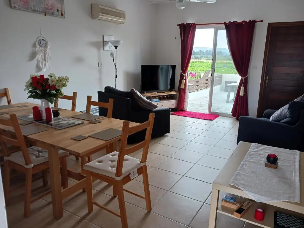 Beautiful 2-bed House in Mandria, Paphos