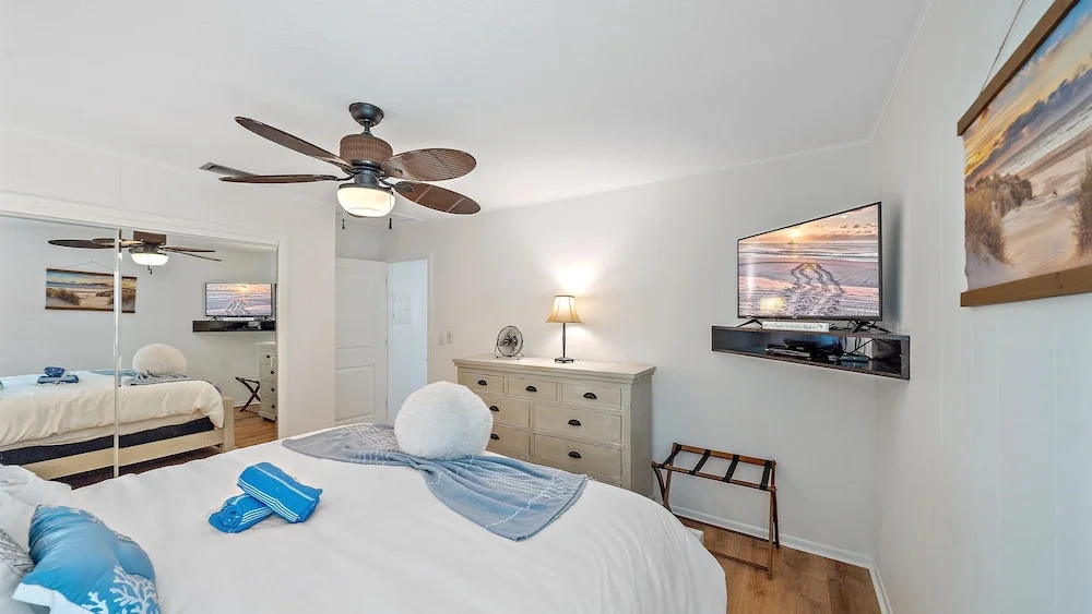 Siesta Sea Gem 2 Bedroom Condo by RedAwning