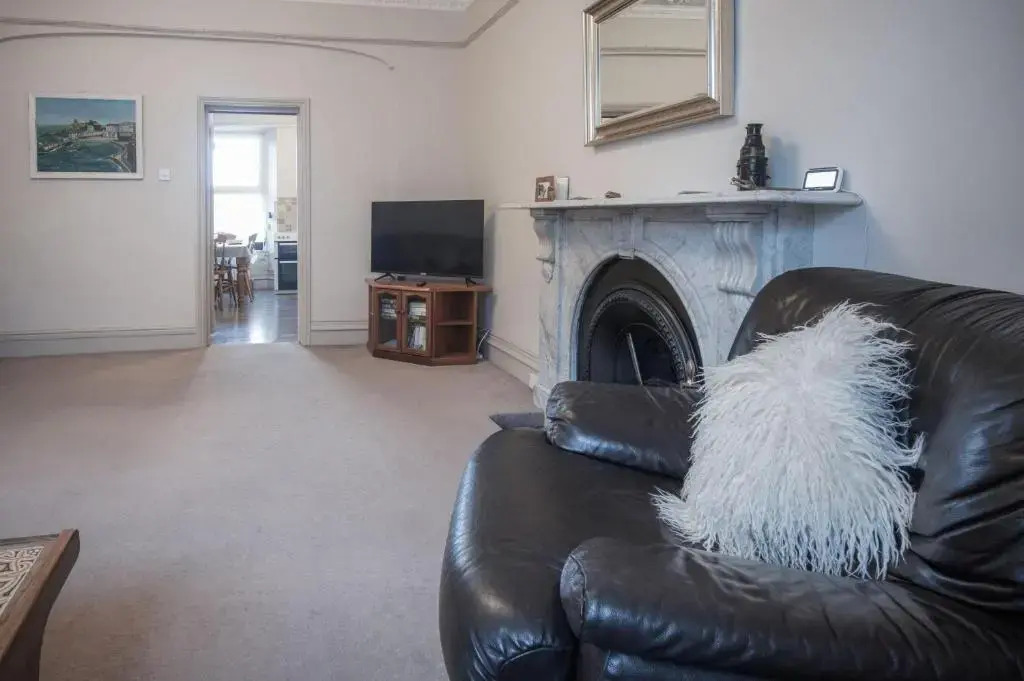 Connaught House - 2 Bedroom Apartment - Tenby