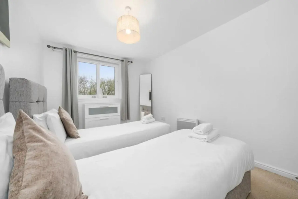 Saughton Suite with views of Water of Leith