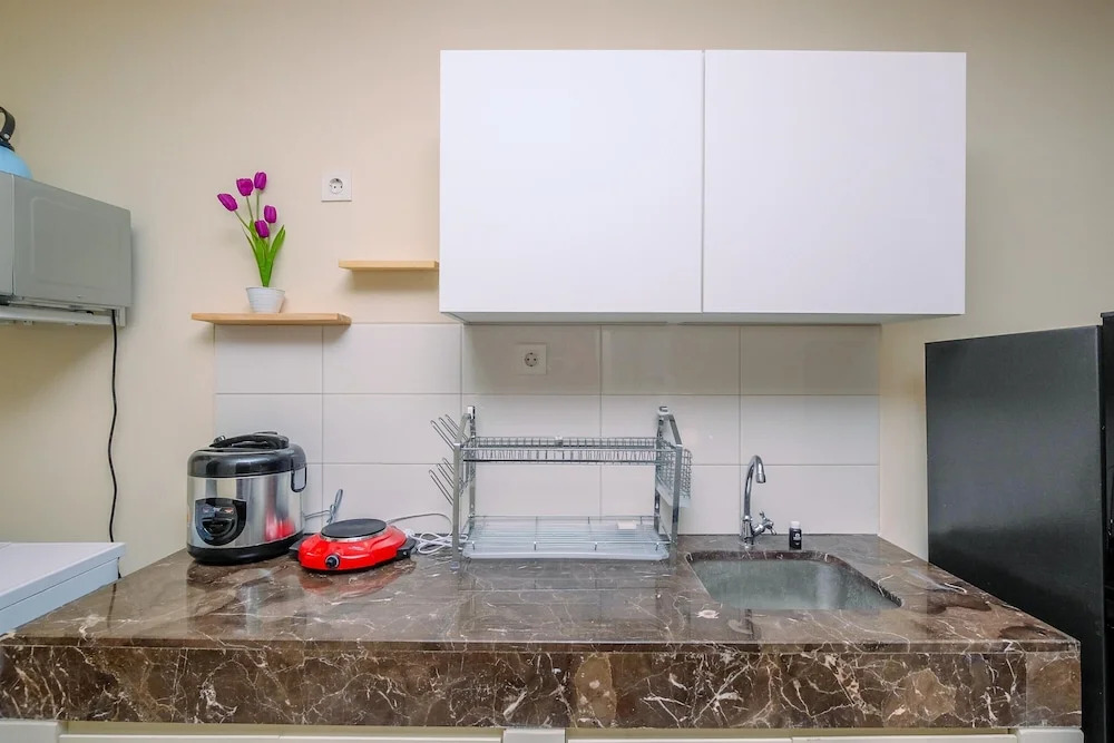 Nice And Elegant Studio Apartment At Nine Residence