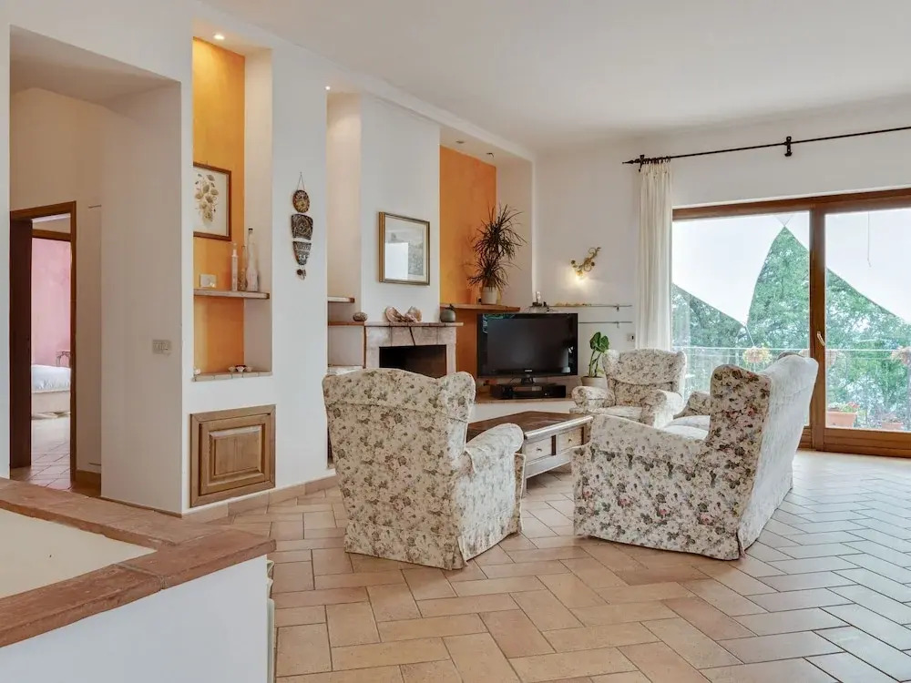 Inviting Farmhouse In San Venanzo With Garden