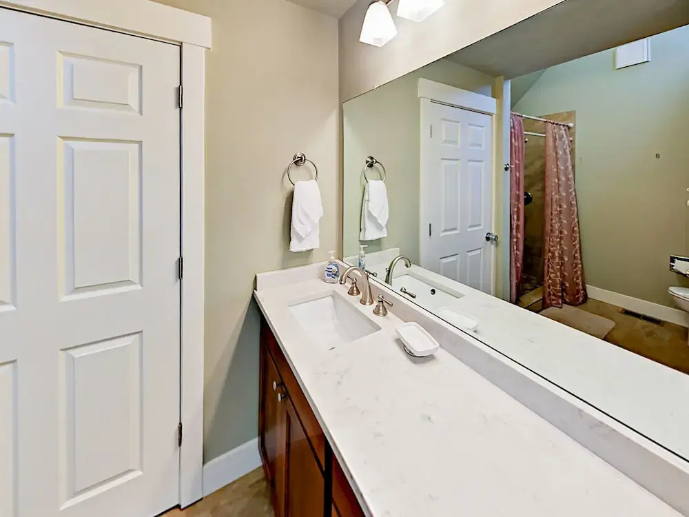 2148 Apache Trail Townhouse #11 5 Bedrooms 4 Bathrooms Townhouse