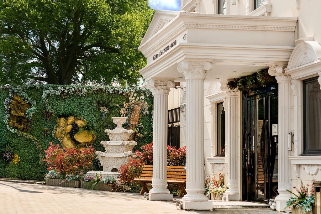 Grand Sapphire Hotel & Banqueting