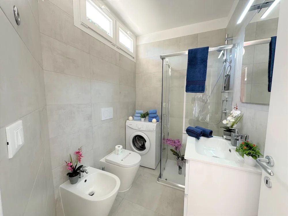 Charming Studio Just a Short Walk From the Beach