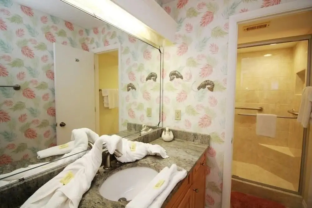 Windrift 410w 2 Bedroom Condo by RedAwning