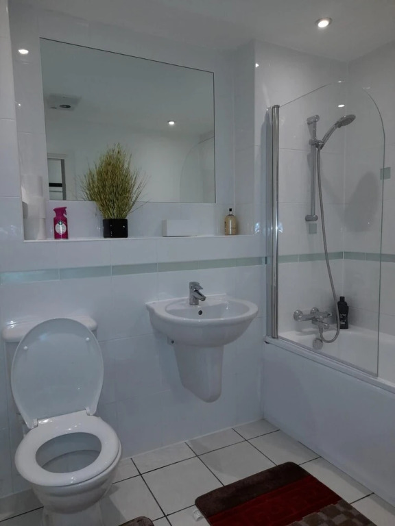 Impeccable 2-bed Apartment in London