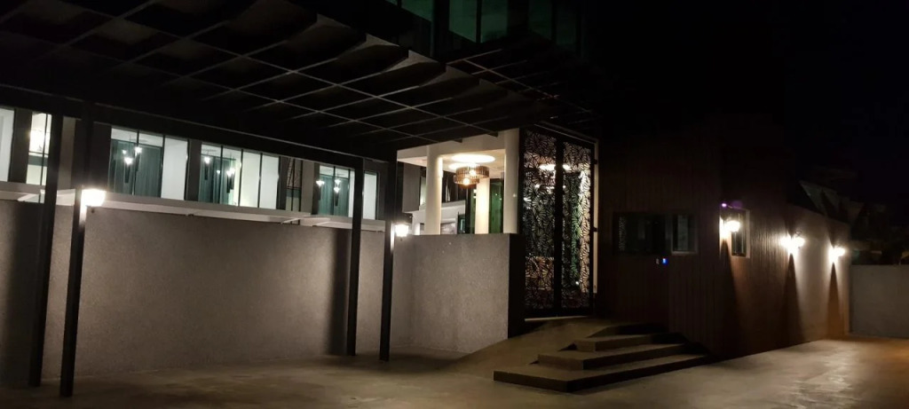 Hermitage Boutique House