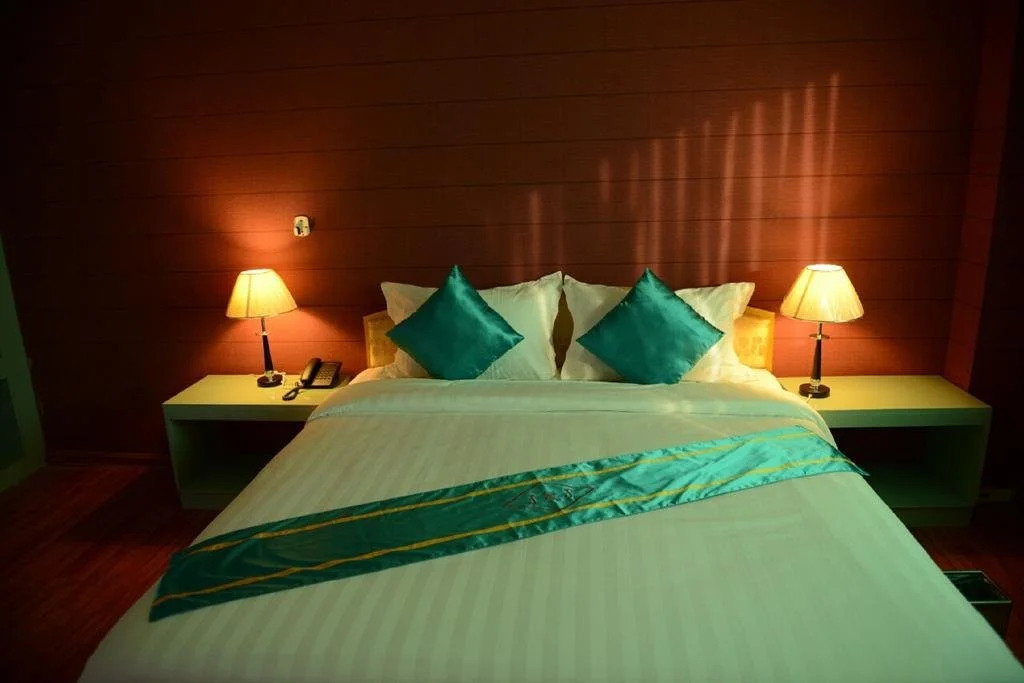 J and J Hotel