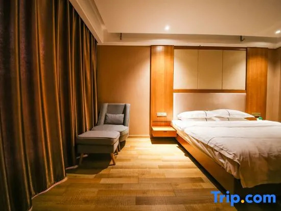 Yiju Fashion Hotel (Wuwei Railway Station Pedestrian Street)