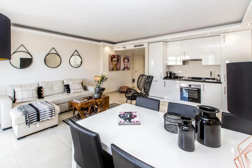 Luxurious 2 Bed Puerto Banús Apt - RDR193