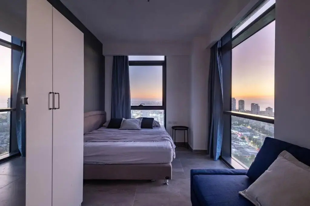Luxury 3 Bedroom Oceanview Apt