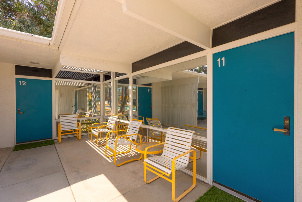 Monkey Tree Hotel 11