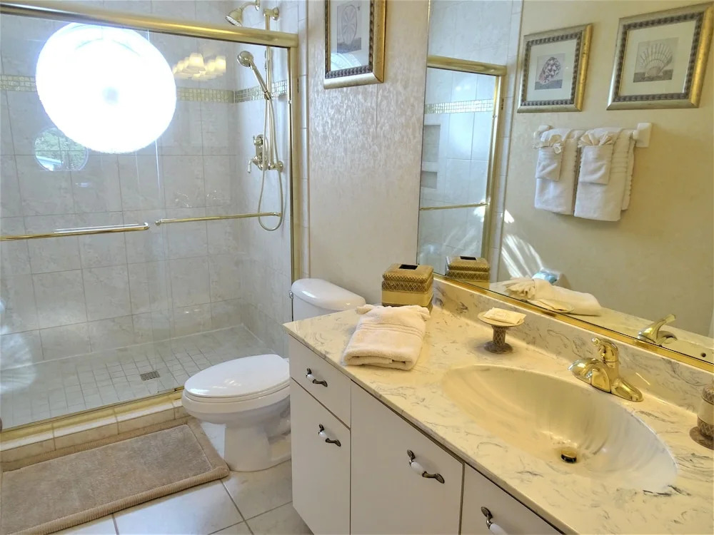 1225 Gulf and Bay Bayside 3 Bedrooms 2 Bathrooms Condo