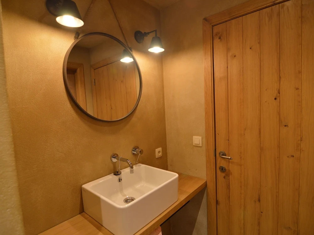 Modern Villa with Shared Pool Nearby Saint-Hubert