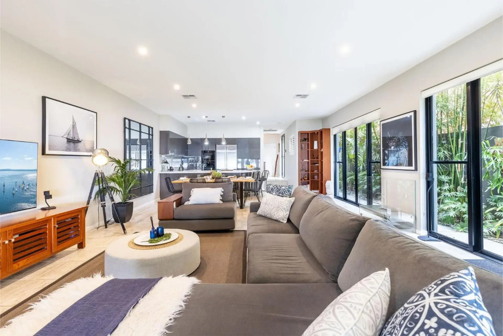'Ambience on the Waterfront', 14 Danalene Pd - Prestige waterfront property