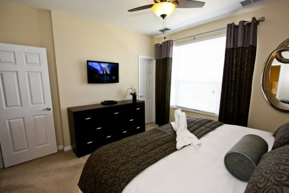 Ravis Retreat Townhouse at Vista Cay Resort
