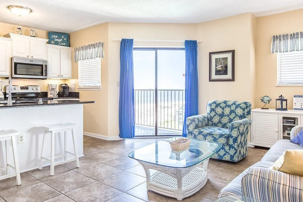 Gulf Shores Condo with Dazzling View by RedAwning