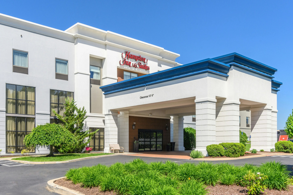 Hampton Inn & Suites Hartford-Manchester